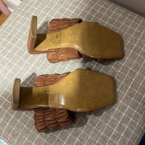 Jonathan SIMKHAI Felix Elastic 3.5 in‎ Heeled Mules - Size 38 (7.5) - Picture 15 of 15